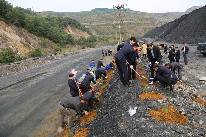 Công ty CP than Hà Tu - Vinacomin: Sản xuất gắn với bảo vệ môi trường