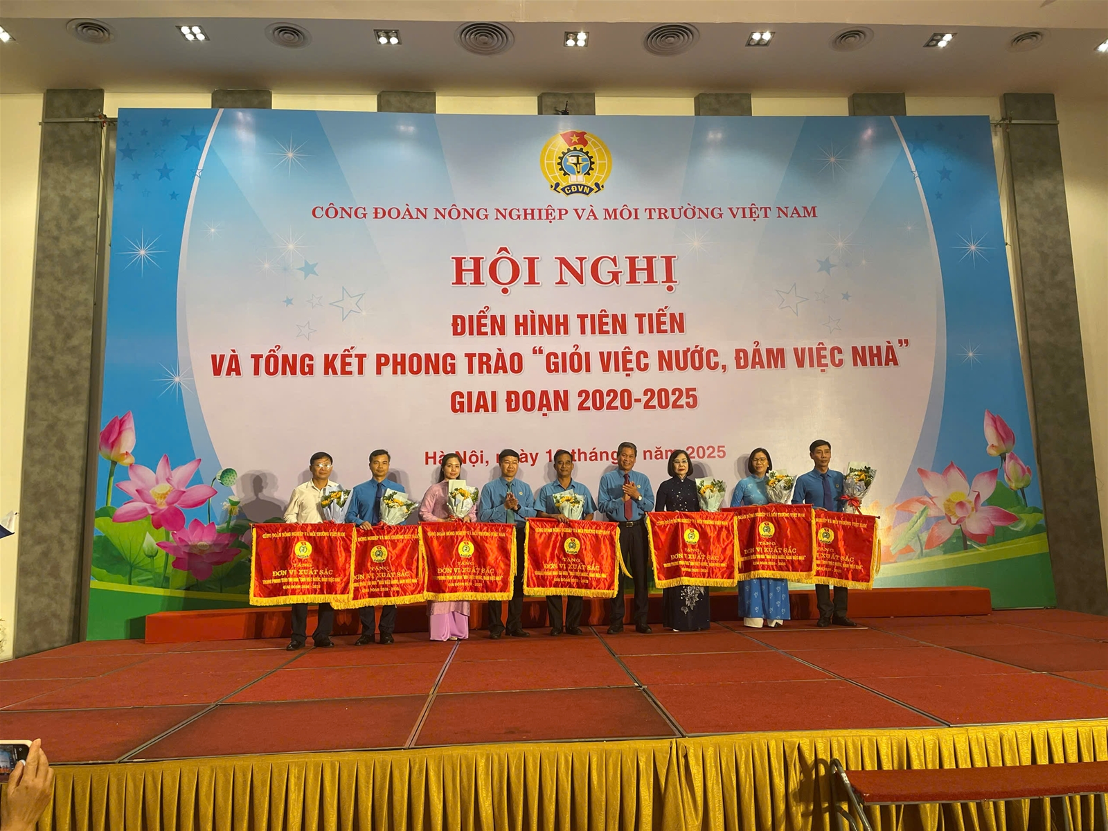 14 tập thể, 65 cá nhân được vinh danh tại Hội nghị điển hình tiên tiến và phong trào thi đua “Giỏi việc nước, đảm việc nhà” giai đoạn 2020-2025