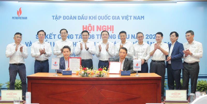 Ký kết hợp đồng cung cấp dầu thô cho Nhà máy Lọc dầu Dung Quất