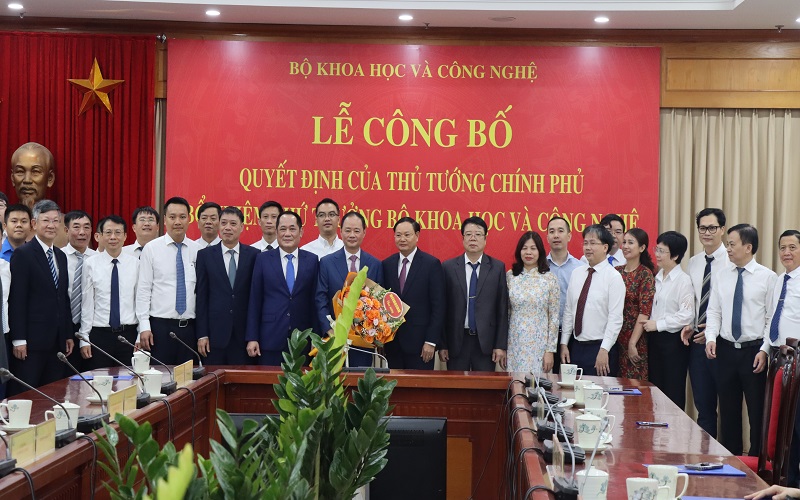 Trao quyết định bổ nhiệm Thứ trưởng Bộ Khoa học và Công nghệ Trần Hồng Thái