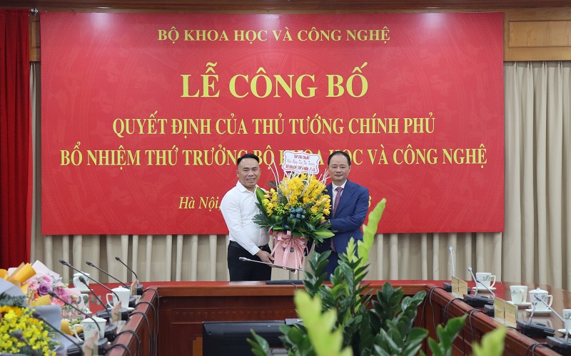 Trao quyết định bổ nhiệm Thứ trưởng Bộ Khoa học và Công nghệ Trần Hồng Thái