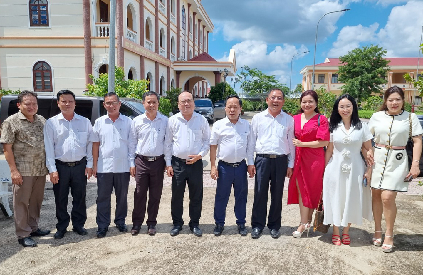 Câu lạc bộ Bất động sản TP. Hồ Chí Minh xây cầu nối những bờ vui