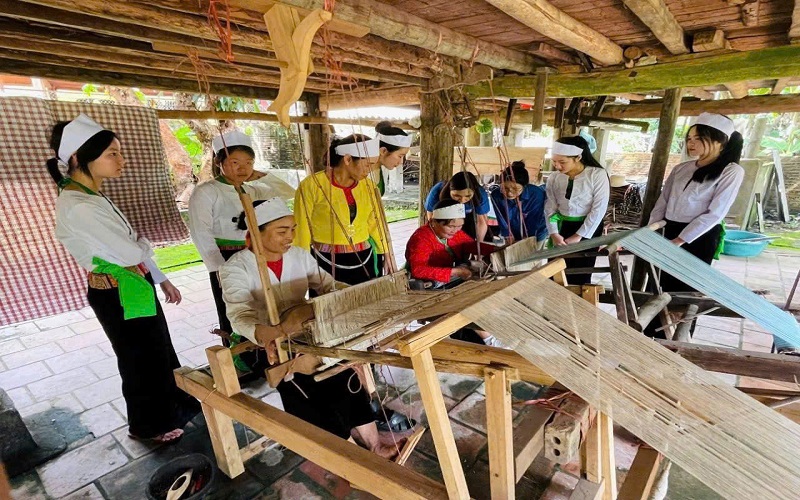 Phú Thọ: Phát huy bản sắc văn hóa nhằm phát triển du lịch làm động lực thoát nghèo