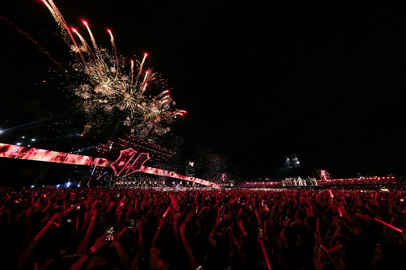 Hàng vạn khán giả hòa nhịp tại The Global City trong 2 ngày Concert cuối “Anh trai vượt ngàn chông gai”