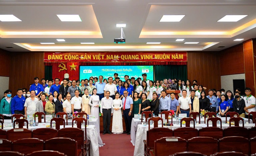 Phủ xanh trường học theo Chiến dịch “Triệu cây xanh vì môi trường Quốc gia”
