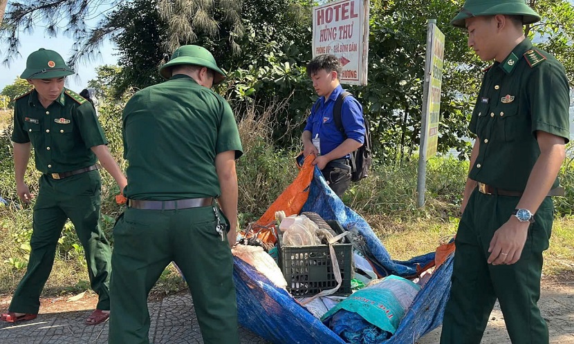 Gần 250.000 bạn trẻ tham gia chiến dịch nhặt rác toàn quốc “Clean up Việt Nam”