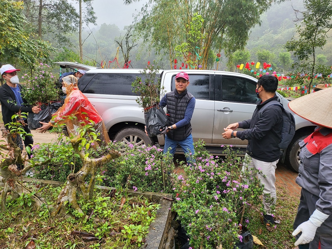 Tạp chí Tài nguyên và Môi trường trồng 1003 cây xanh tại đền Sóc Sơn, Hà Nội