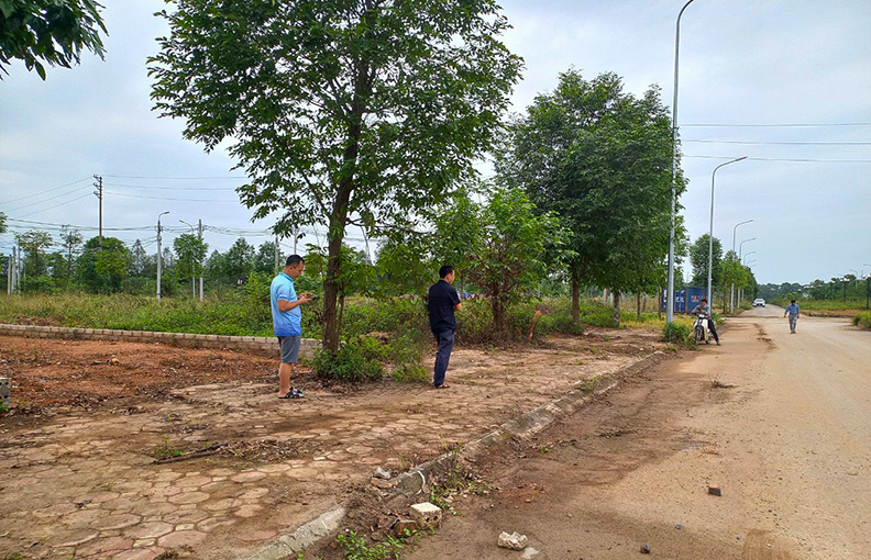 Giao dịch đất nền ngoại thành Hà Nội khởi sắc, môi giới quay lại với nghề