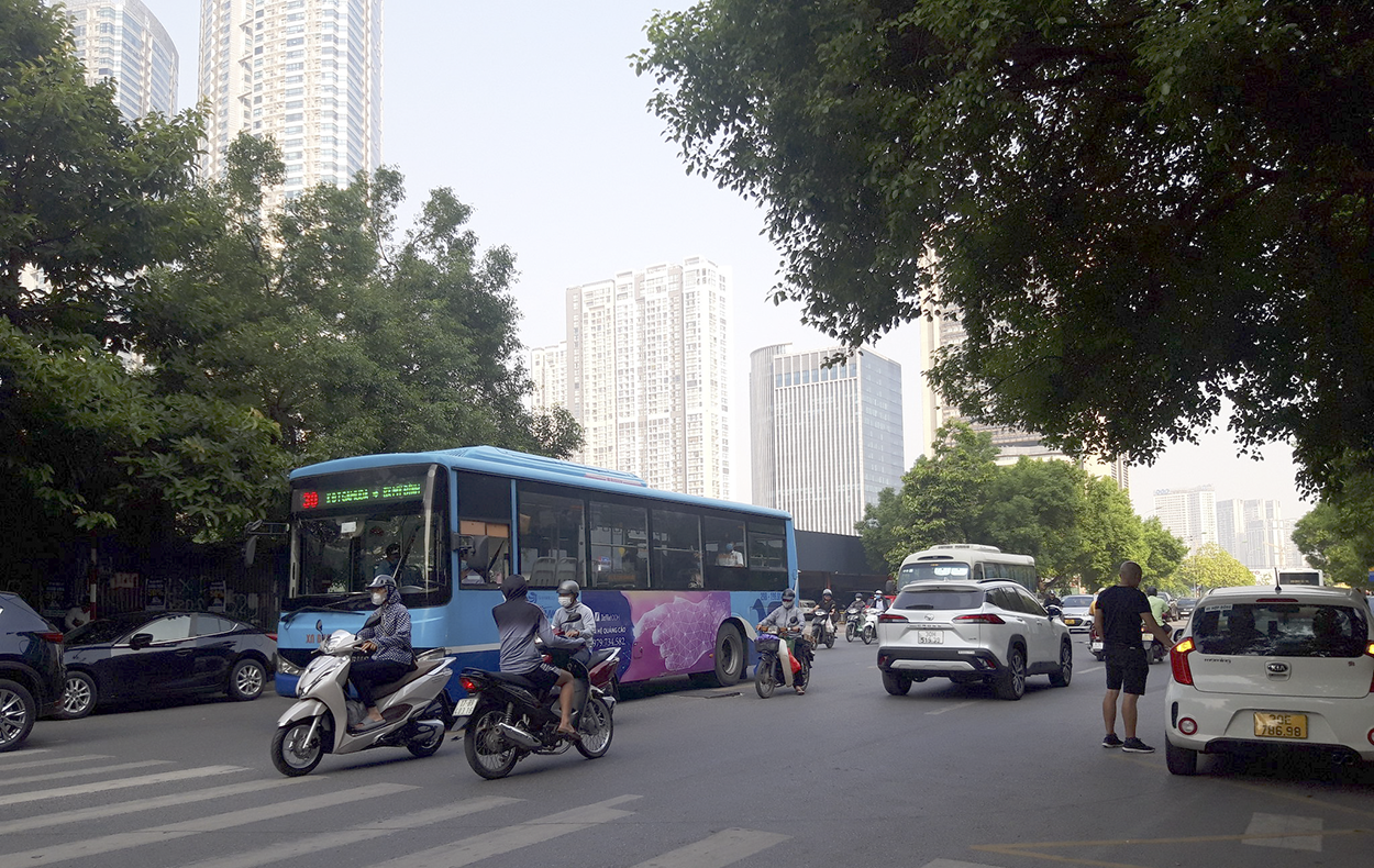 Thời tiết ngày 14/9: Nam Bộ và Tây Nguyên mưa dông kéo dài, Bắc Bộ ngày nắng, chiều tối có mưa