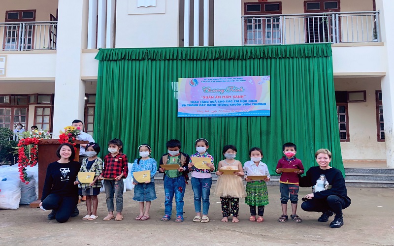 Mang hơi ấm mùa xuân cho mầm xanh tương lai