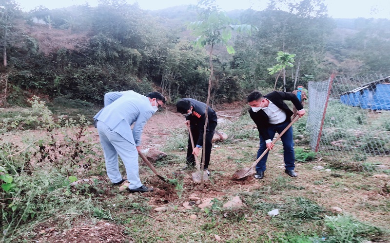 Mang hơi ấm mùa xuân cho mầm xanh tương lai
