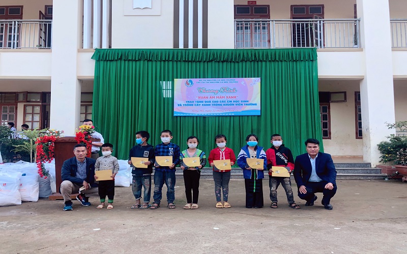 Mang hơi ấm mùa xuân cho mầm xanh tương lai