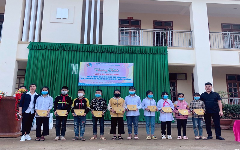 Mang hơi ấm mùa xuân cho mầm xanh tương lai