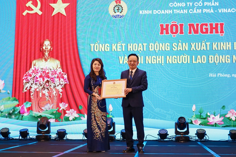 Công ty CP Kinh doanh Than Cẩm Phả - Vinacomin: Phấn đấu hoàn thành xuất sắc nhiệm vụ năm 2024