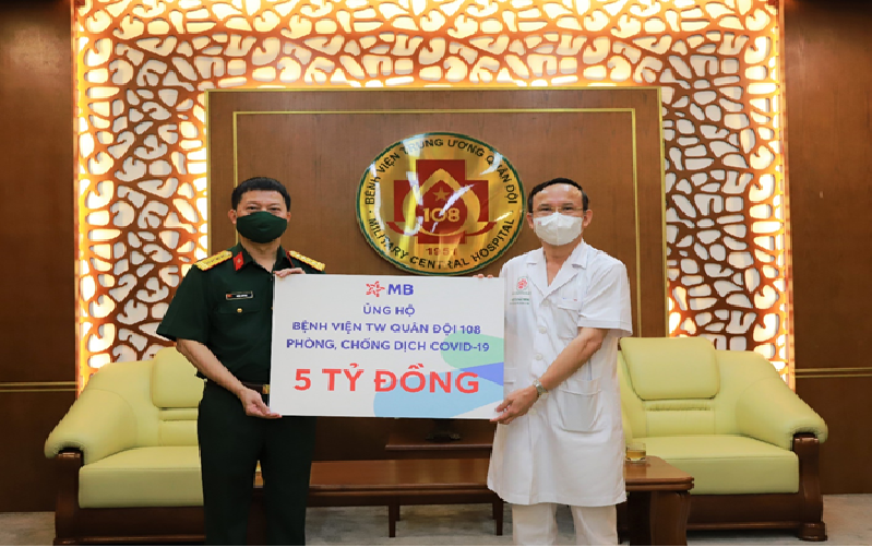 MB ủng hộ 5 tỷ đồng cho Bệnh viện Trung ương Quân đội 108