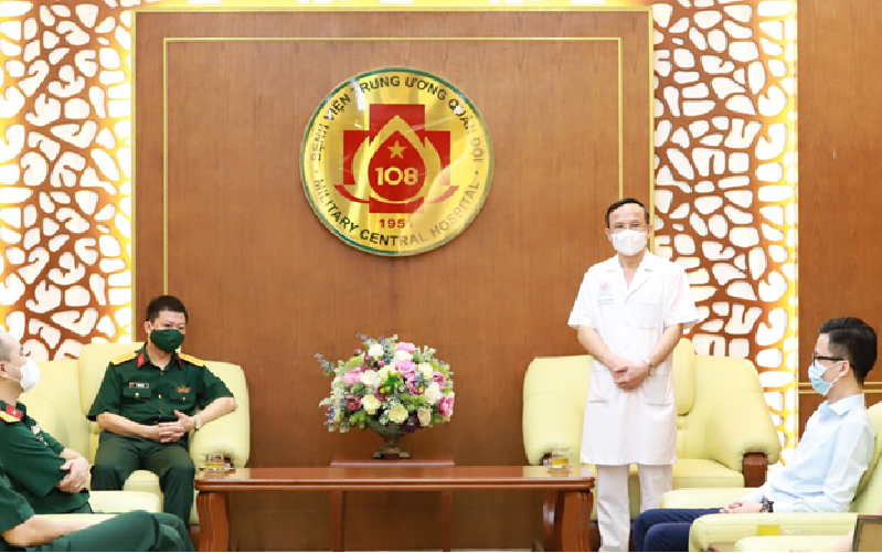 MB ủng hộ 5 tỷ đồng cho Bệnh viện Trung ương Quân đội 108