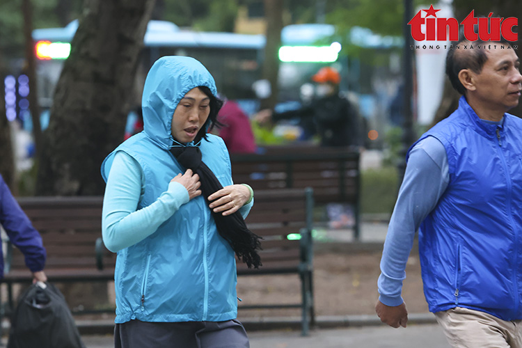 Thời tiết ngày 15/12: Bắc Bộ sắp đón đợt không khí lạnh rất mạnh, nhiệt độ giảm sâu