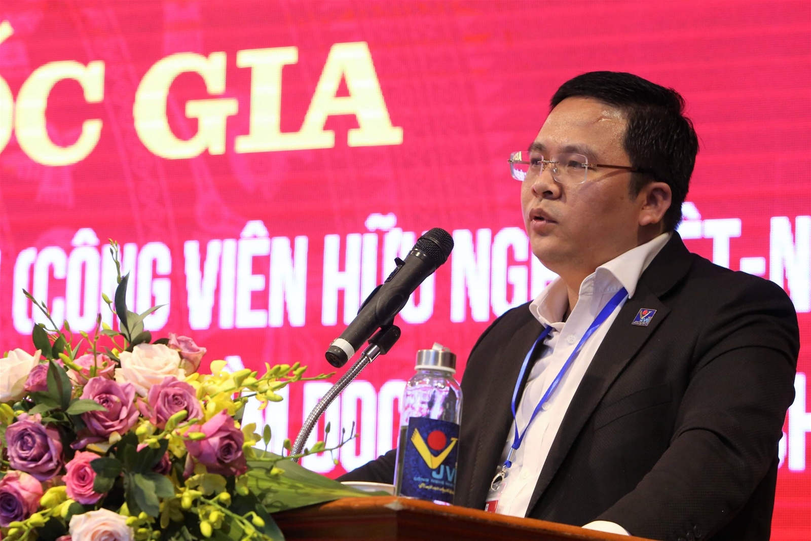 Ông Nguyễn Tuấn Anh, Chủ tịch HĐQT JVE Group trình bày thông tin về dự án tại Hội thảo