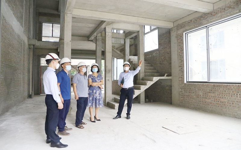 Nỗ lực vượt “bão” Covid, Him Lam Vạn Phúc chào đón những cư dân đầu tiên