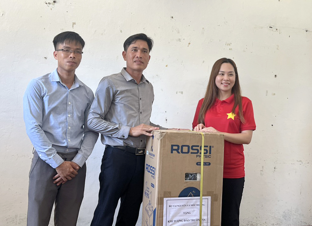 Đoàn Công tác Bộ Tài nguyên và môi trường thăm đảo Trường Sa