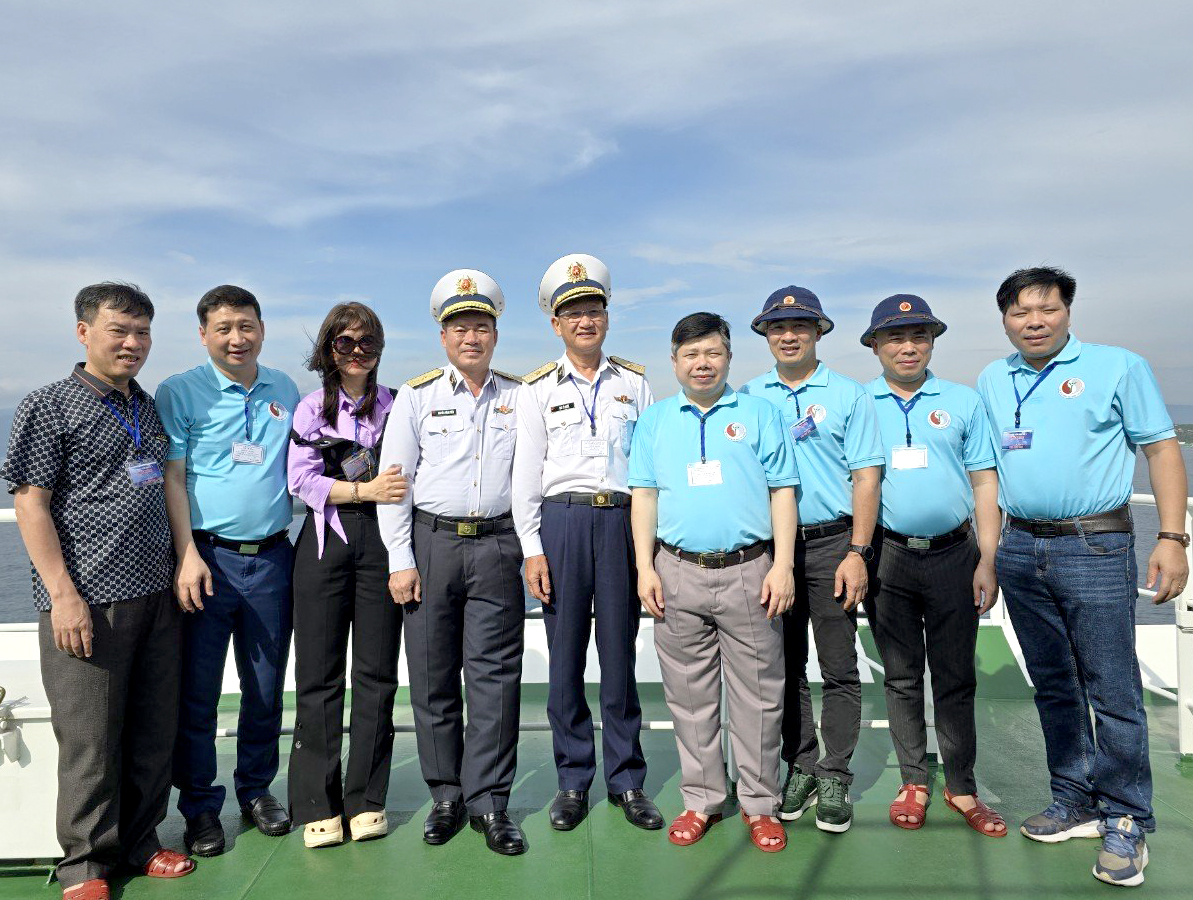 Đoàn Công tác Bộ Tài nguyên và môi trường thăm đảo Trường Sa