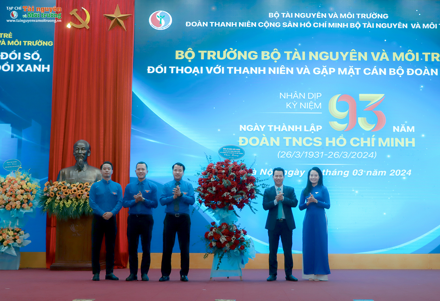 Bộ trưởng Bộ Tài nguyên và Môi trường Đặng Quốc Khánh đối thoại với thanh niên và gặp mặt cán bộ đoàn các thời kỳ
