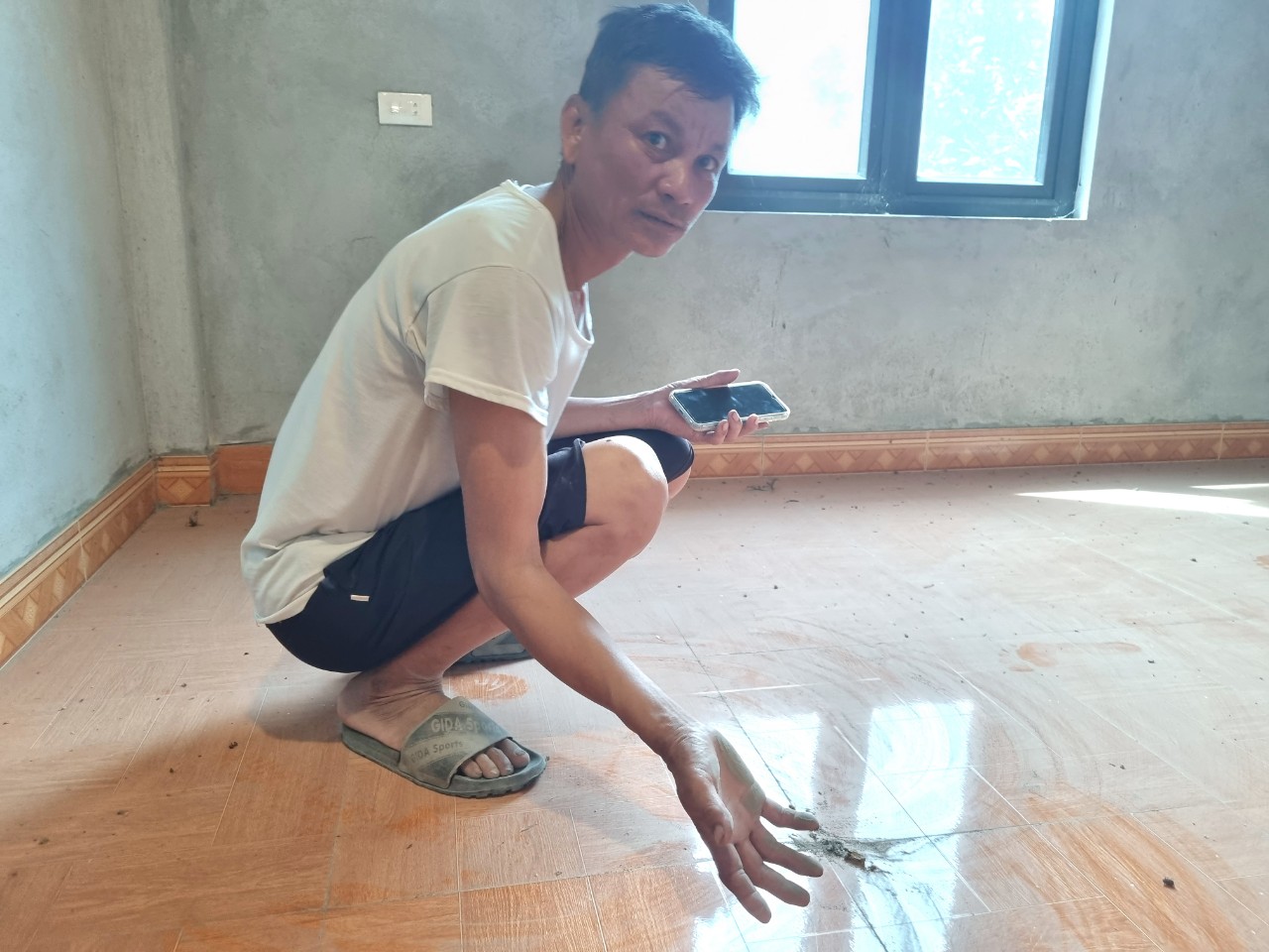 Ninh Bình: Hơn chục hộ dân bất an sống cạnh mỏ đá của Công ty cổ phần Nam Anh Tú