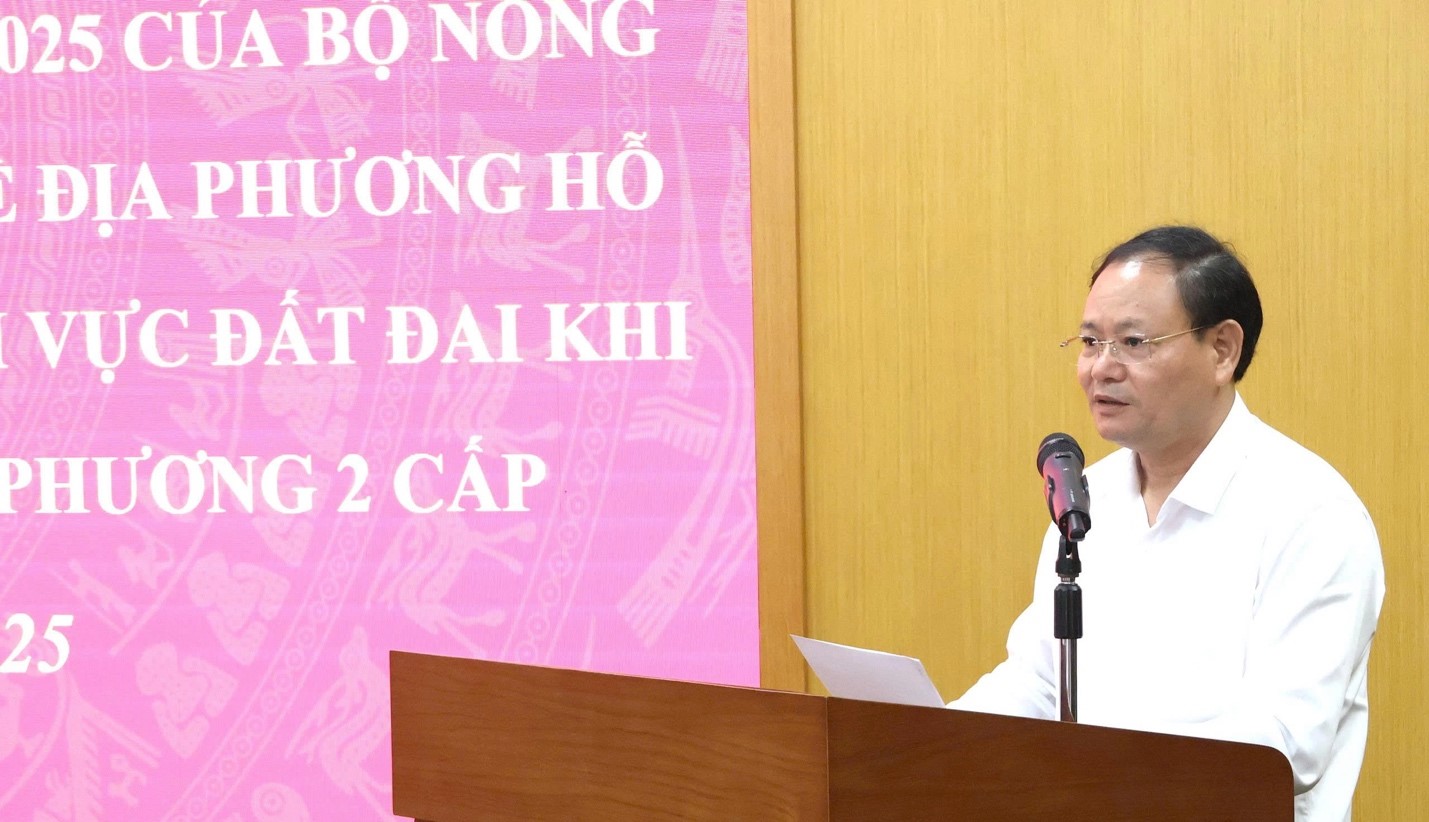 Thứ trưởng Lê Minh Ngân tin tưởng công chức sẽ là cầu nối giữa địa phương với Bộ Nông nghiệp và Môi trường