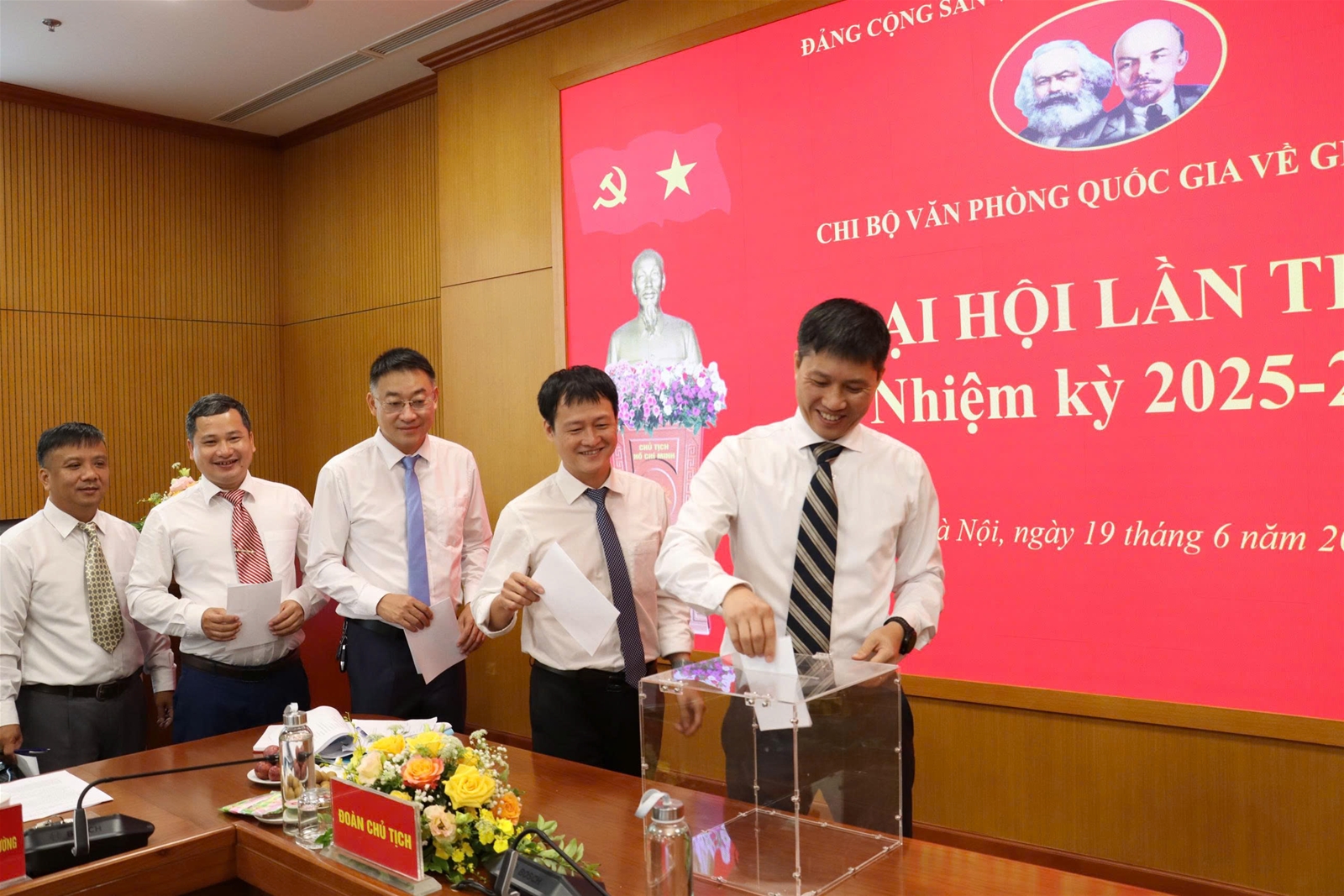 Chi bộ Văn phòng Quốc gia về giảm nghèo: Phát huy vai trò tham mưu, góp phần hiện thực hoá mục tiêu giảm nghèo bền vững