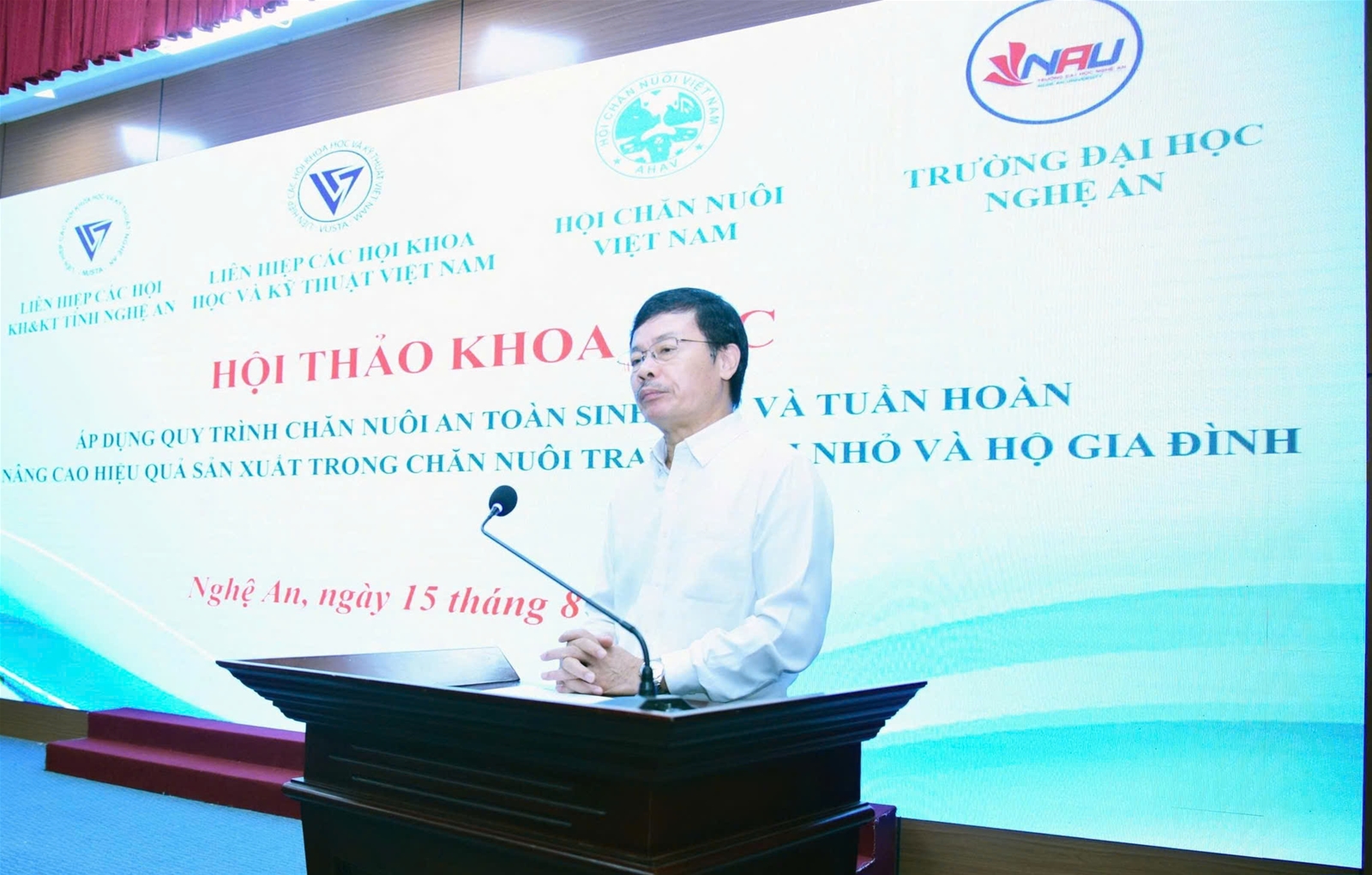 Chăn nuôi sinh học và tuần hoàn - yêu cầu tất yếu của phát triển bền vững