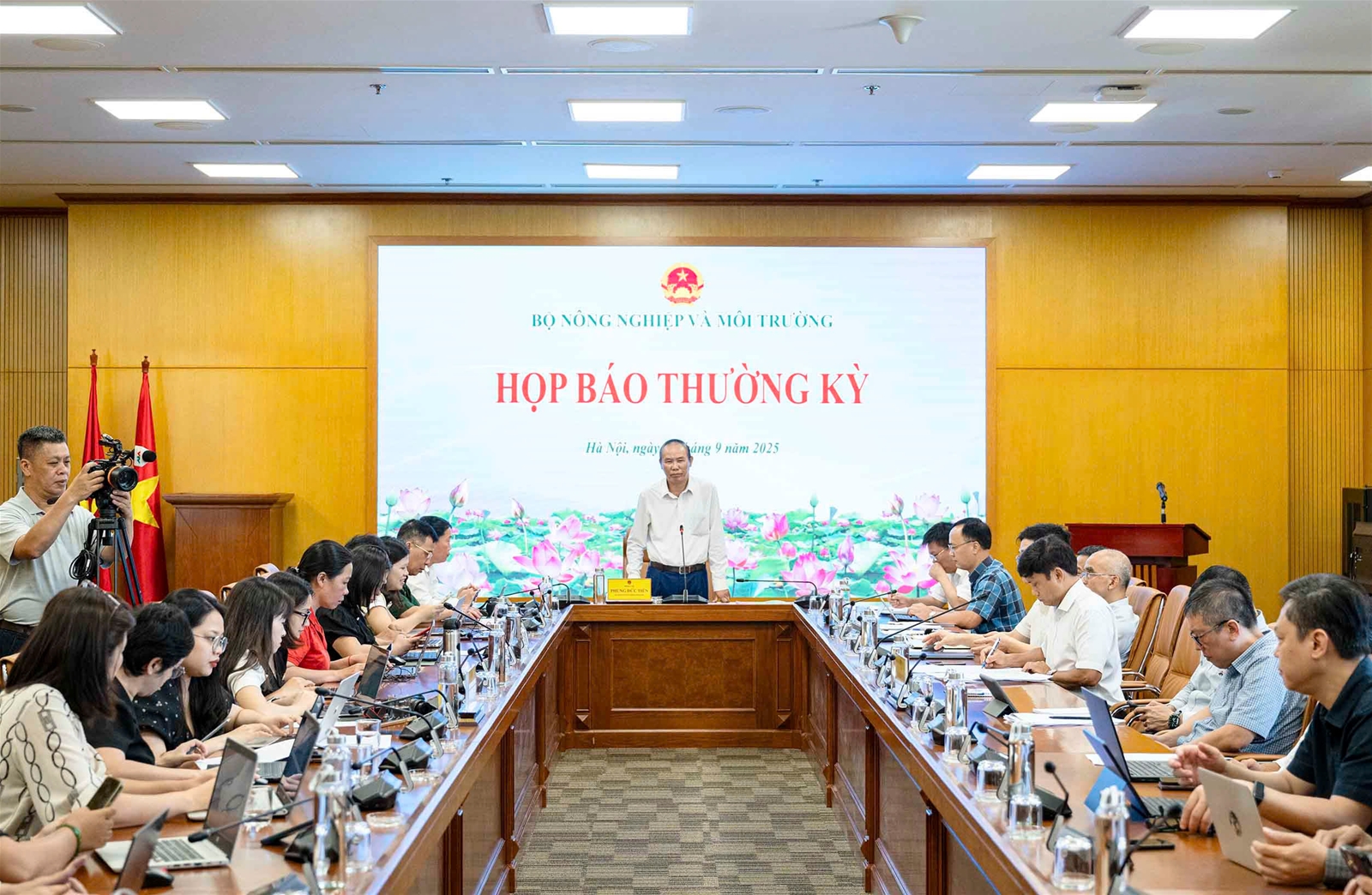 Tập trung đẩy mạnh thực hiện các giải pháp thu gom, xử lý rác thải