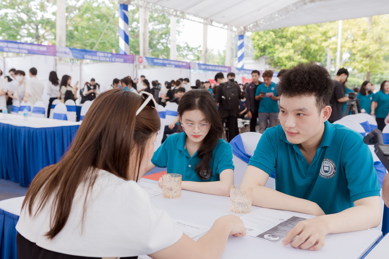 Trường Đại học Công nghệ Đông Á: Năm 2025 xét tuyển tổ hợp khối C cho nhiều ngành đào tạo