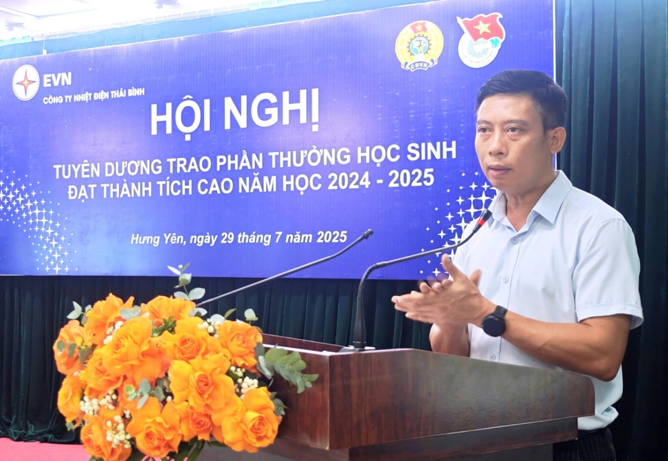 Biểu dương truyền thống hiếu học của con em Công ty Nhiệt điện Thái Bình vững bước tương lai