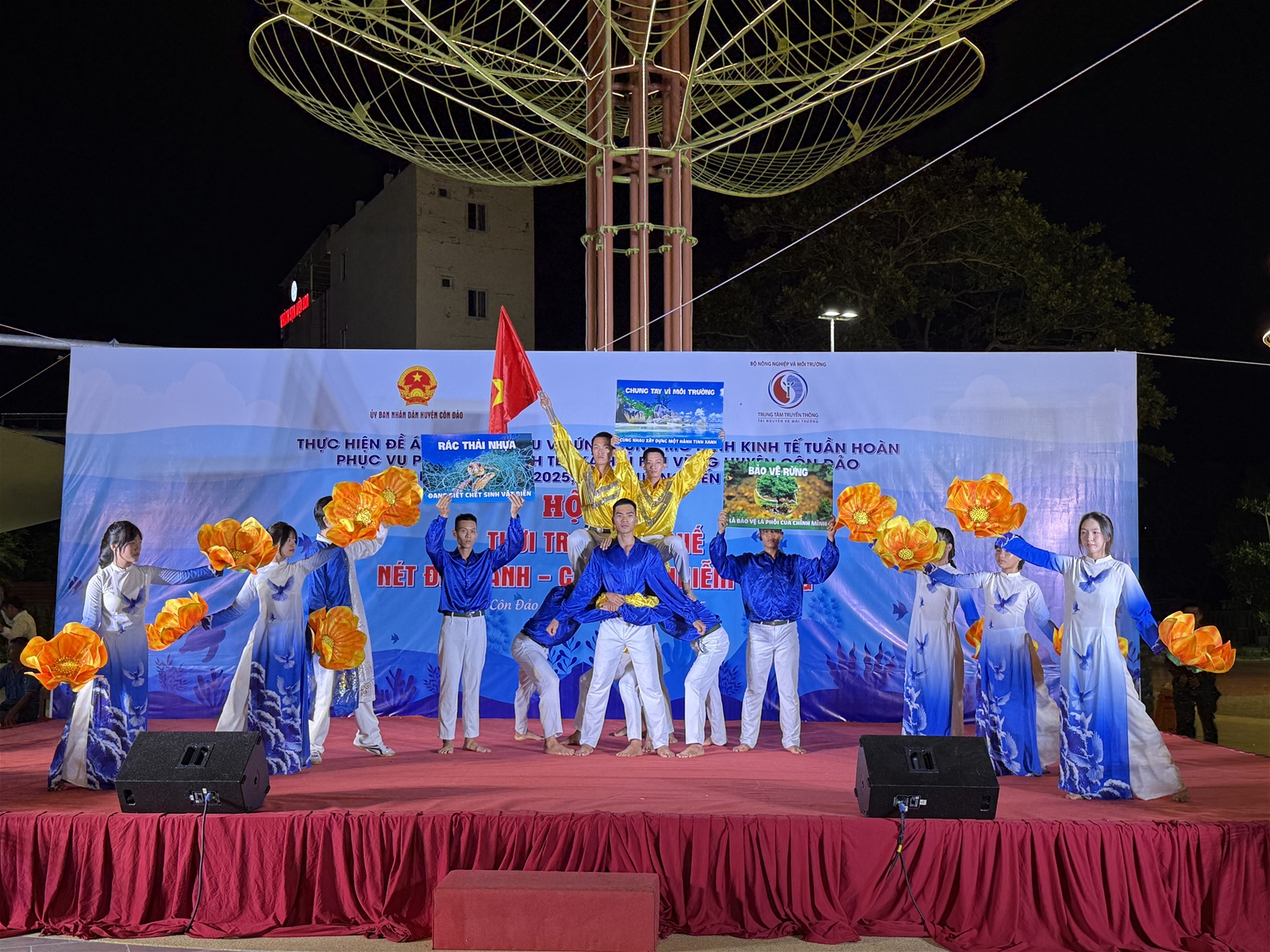 Hội thi “Thời trang tái chế” và “Nét đẹp xanh - chống ô nhiễm trắng” lan tỏa thông điệp bảo vệ môi trường