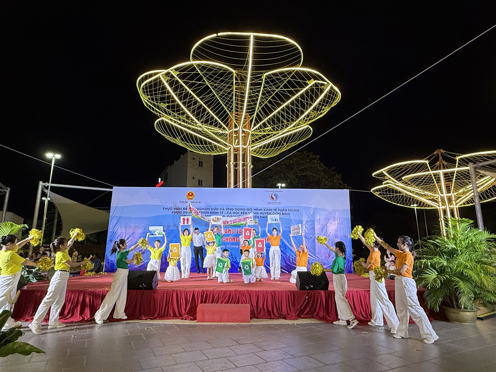Hội thi “Thời trang tái chế” và “Nét đẹp xanh - chống ô nhiễm trắng” lan tỏa thông điệp bảo vệ môi trường