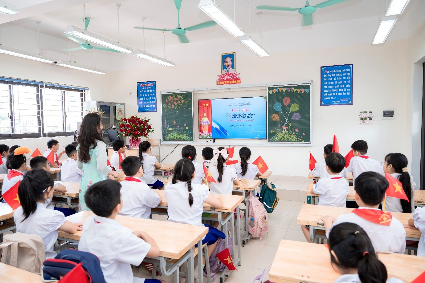 Trường Tiểu học Trung Thành tưng bừng khai giảng năm học mới