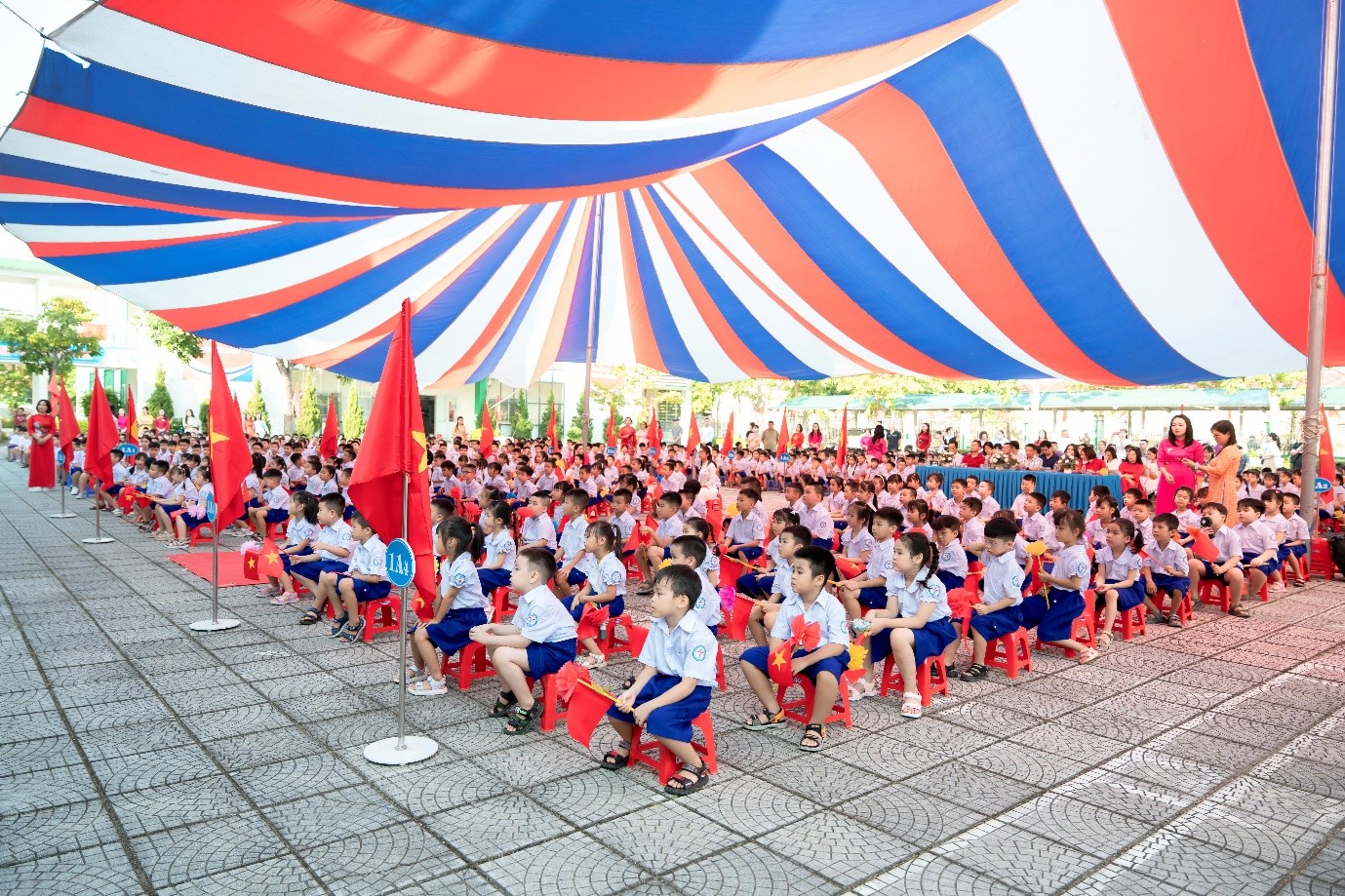 Trường Tiểu học Trung Thành tưng bừng khai giảng năm học mới