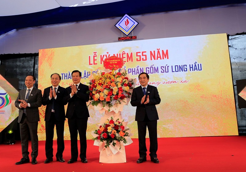 Công ty Cổ phần Gốm sứ Long Hầu kỷ niệm 55 năm thành lập