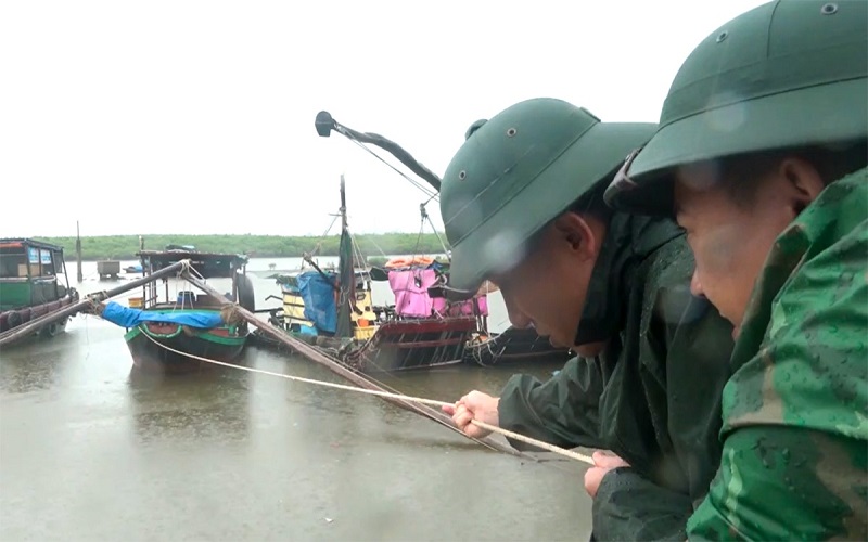 Siêu bão Noru di chuyển rất nhanh, người dân phòng thủ, ứng phó