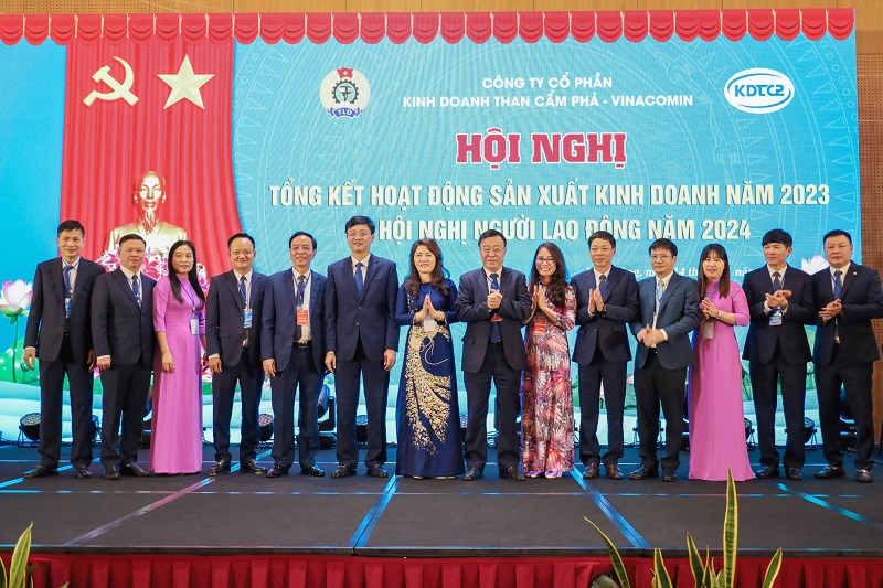 Công ty CP Kinh doanh Than Cẩm Phả - Vinacomin: Phấn đấu hoàn thành xuất sắc nhiệm vụ năm 2024