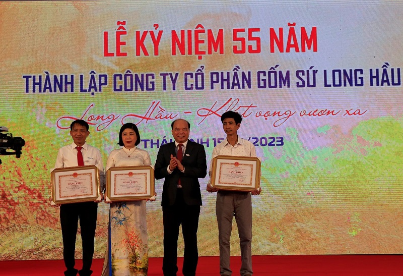 Công ty Cổ phần Gốm sứ Long Hầu kỷ niệm 55 năm thành lập