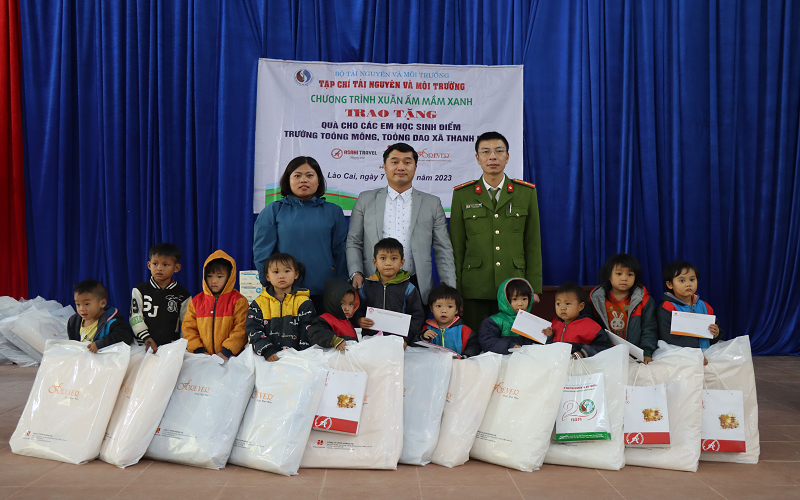 Chương trình “Xuân ấm mầm xanh” năm 2023: Tết đến sớm với trẻ em vùng cao Lào Cai