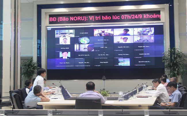 Siêu bão Noru di chuyển rất nhanh, người dân phòng thủ, ứng phó