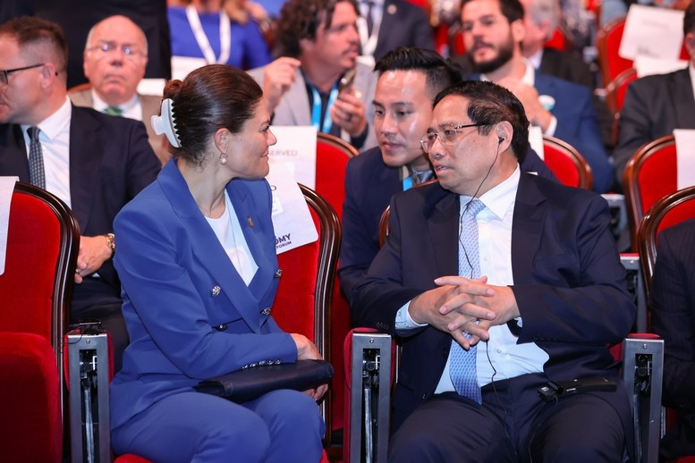 Cùng nhau gìn giữ, bảo vệ đại dương xanh cho hôm nay và mai sau