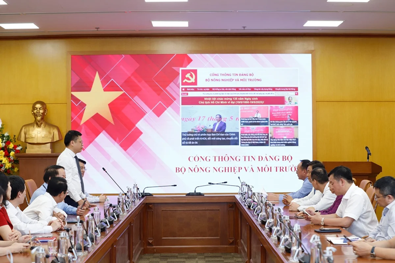 Ra mắt Cổng thông tin Đảng bộ Bộ Nông nghiệp và Môi trường và Trang thông tin Đại hội