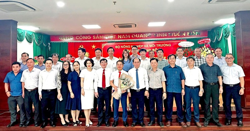 Trao quyết định bổ nhiệm Trưởng Cơ quan đại diện Văn phòng Bộ NN&MT phía Nam