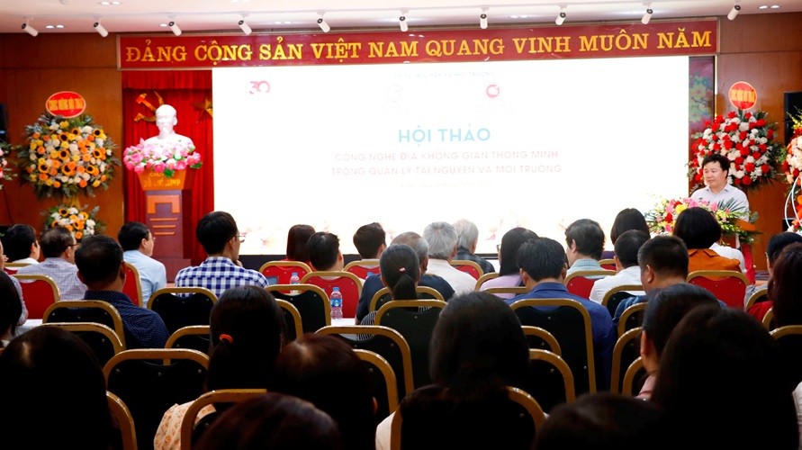 Ứng dụng công nghệ địa không gian thông minh trong quản lý TN&MT