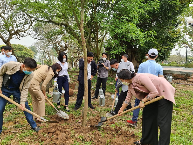 Tạp chí Tài nguyên và Môi trường trồng 1008 cây tại chùa Quỳnh Lâm, Quảng Ninh