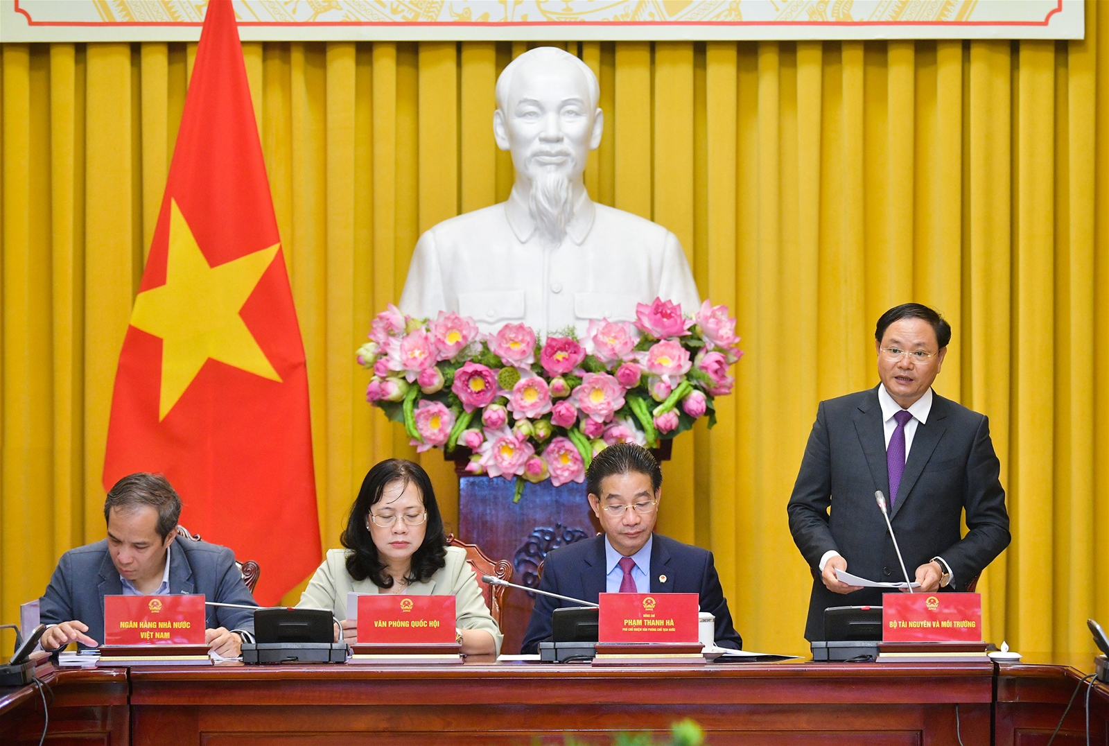 Thứ trưởng Lê Minh Ngân: Hành trình tâm huyết với Luật Đất đai năm 2024