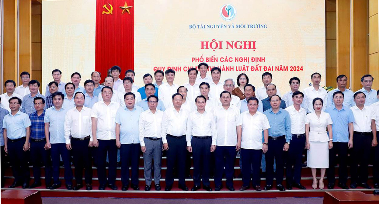 Thứ trưởng Lê Minh Ngân: Hành trình tâm huyết với Luật Đất đai năm 2024